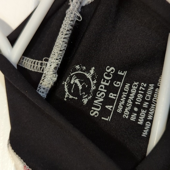 Boys Red and Black Rash Guard Shirt By Sunspecs Size Large NWT - Picture 4 of 5